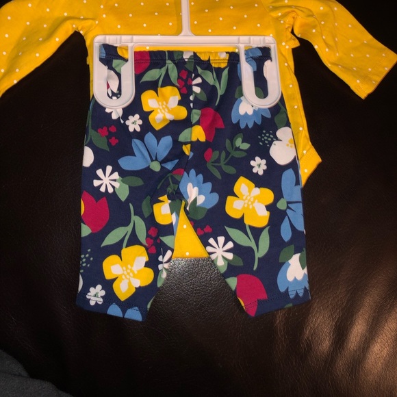 NWT Carter’s Outfit - Picture 2 of 2